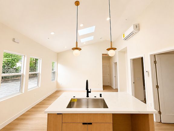 3rd image of 873 N Madison Ave #1