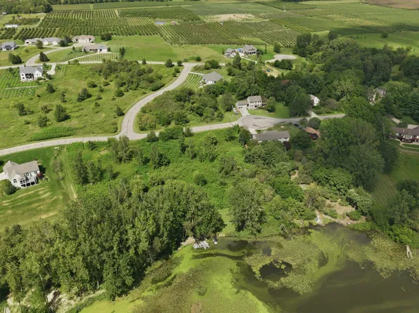 2658 W Lakeland Dr, Berrien Springs, MI 49103