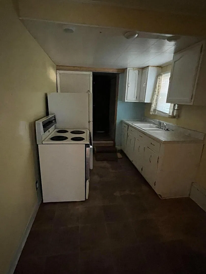 2014 Center — Photo 4