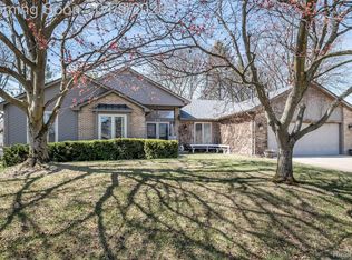 134 Eckford Dr, Troy, MI