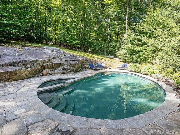 2nd image of 32 Wykeham Road