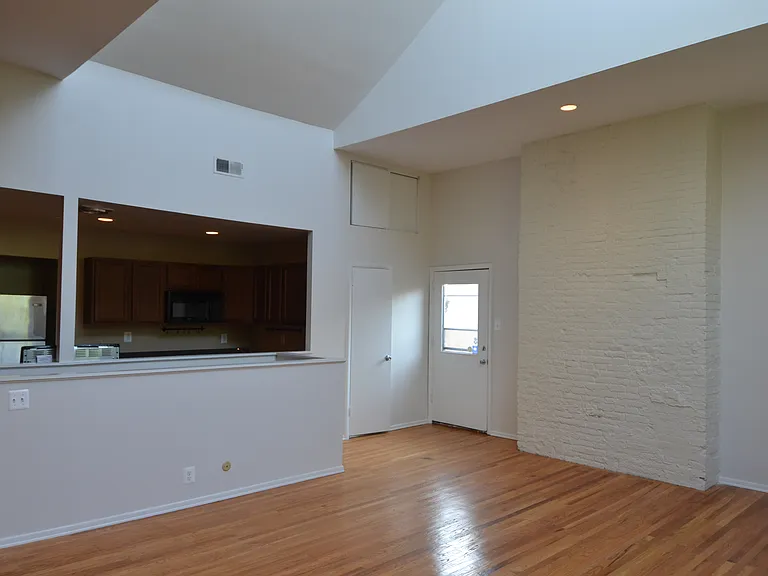 1010-12 Clinton St #3M — Photo 8
