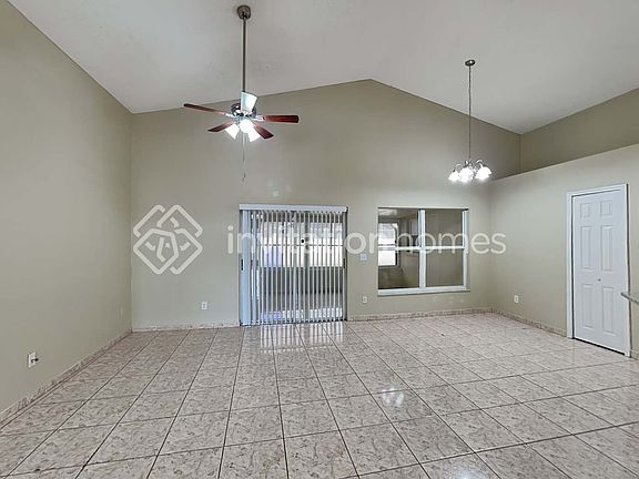 4th image of 2772 Woodstream Cir