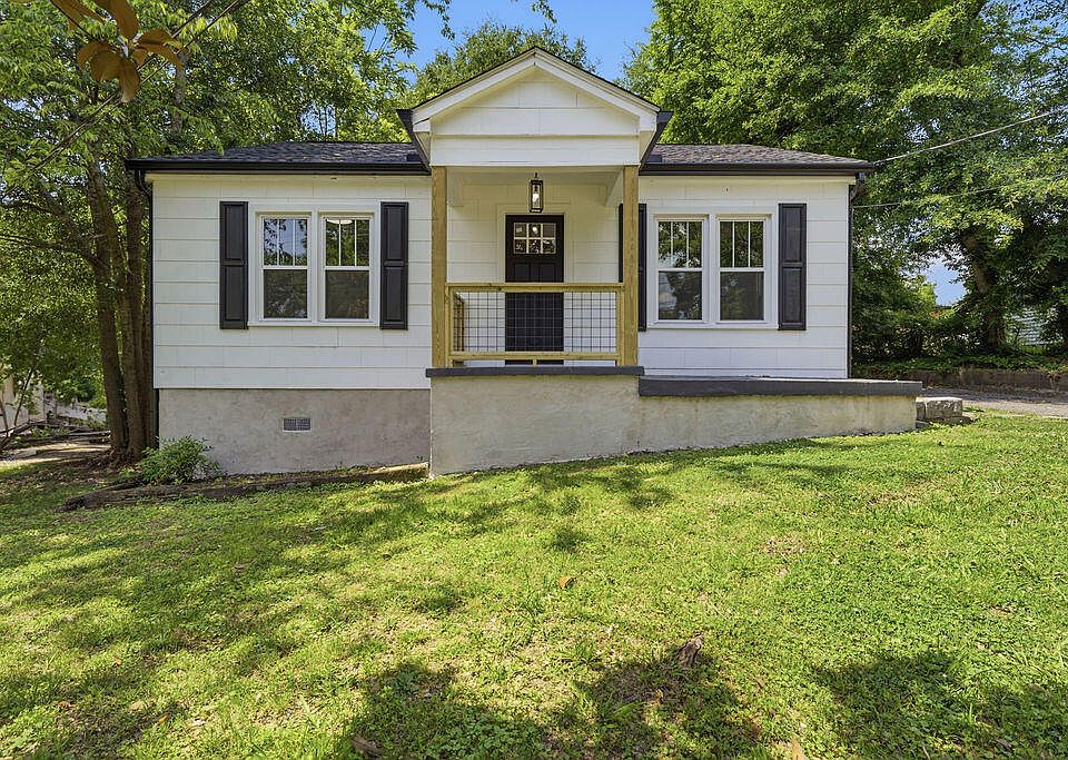 1st image of 11 Circle Dr
