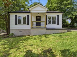 11 Circle Dr, Rossville, GA 30741