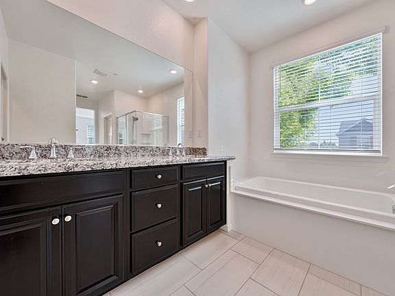 5th image of 3057 Bernini Pl