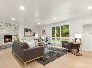 8 Rustic Ln SW, Tacoma, WA 98498