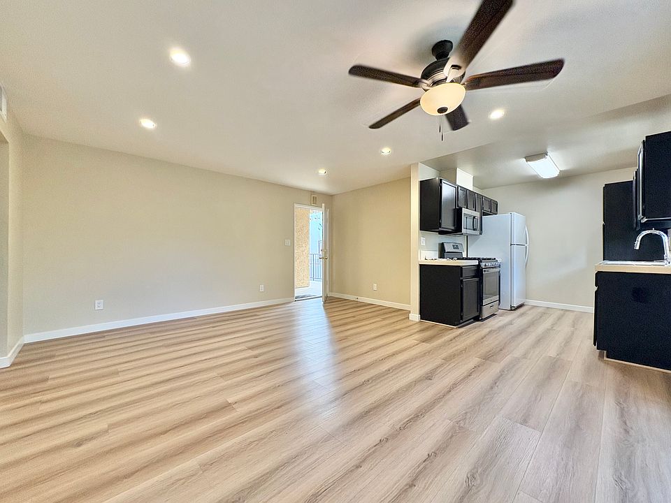 1st image of 14540 Burbank Blvd #5