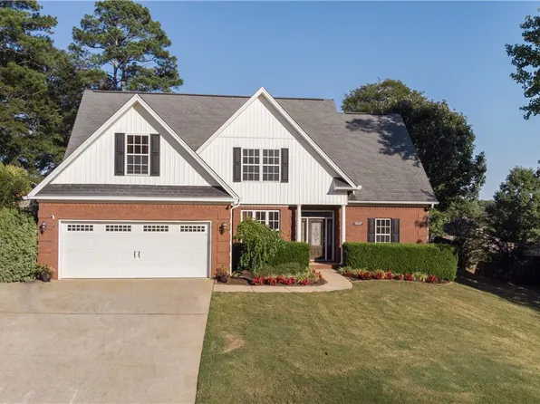 1507 Karley Dr, Opelika, AL 36801
