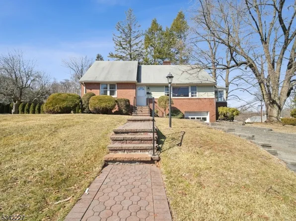 416 Valley View Ave, Paramus Boro, NJ 07652