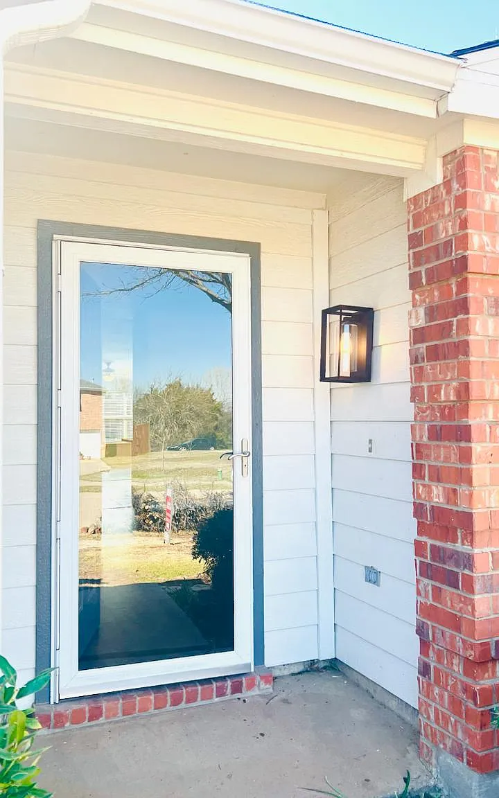 4 bed, 1872 sqft, $2,200 — Photo 2