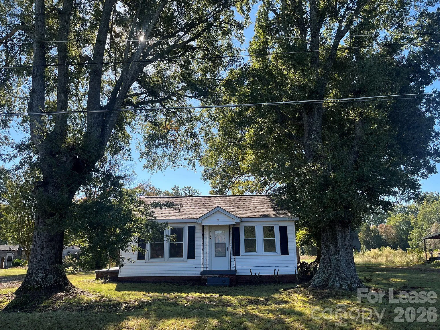 2 bed, 1.0 bath, $1,300 — Photo 1