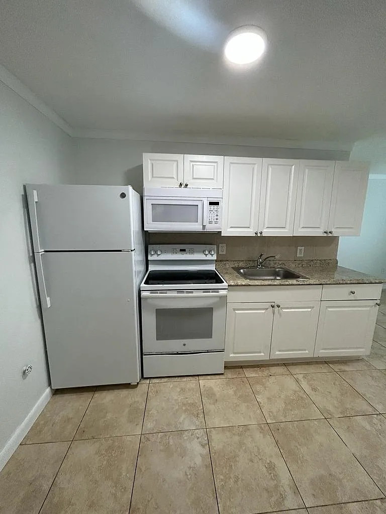 2 bed, 1.0 bath, 780 sqft, $1,760 — Photo 3