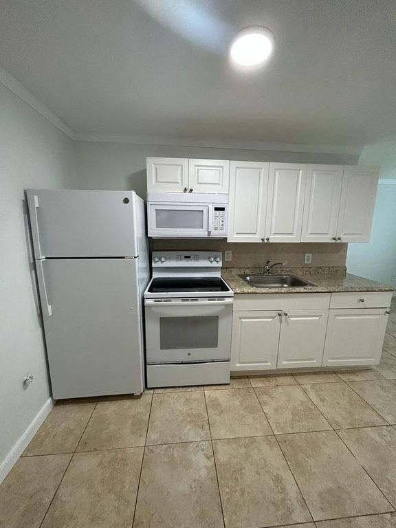 1119 NW 6th Ave APT 4, photo 3