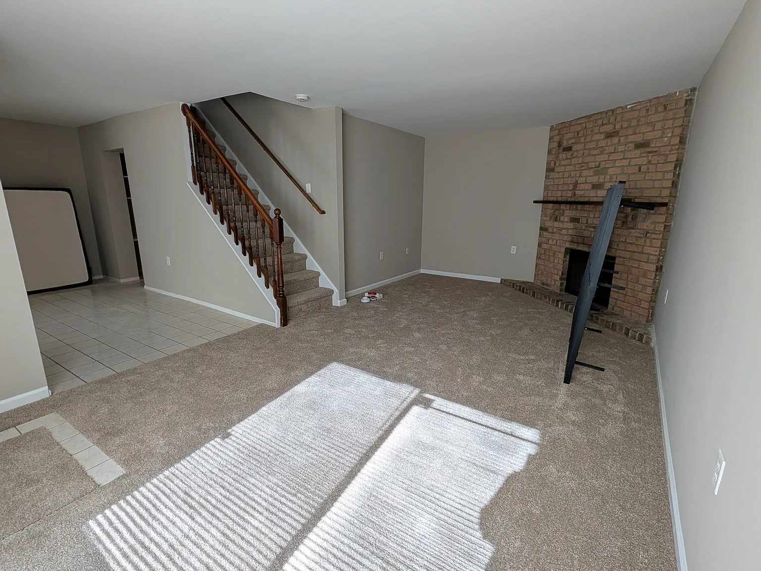2 bed, 2.5 bath, 1337 sqft, $2,050 — Photo 2