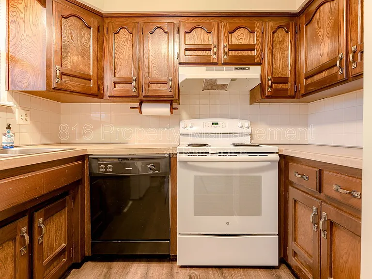 164 SW Robin Rd — Photo 36