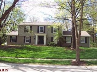 15217 Isleview Dr, Chesterfield, MO 63017