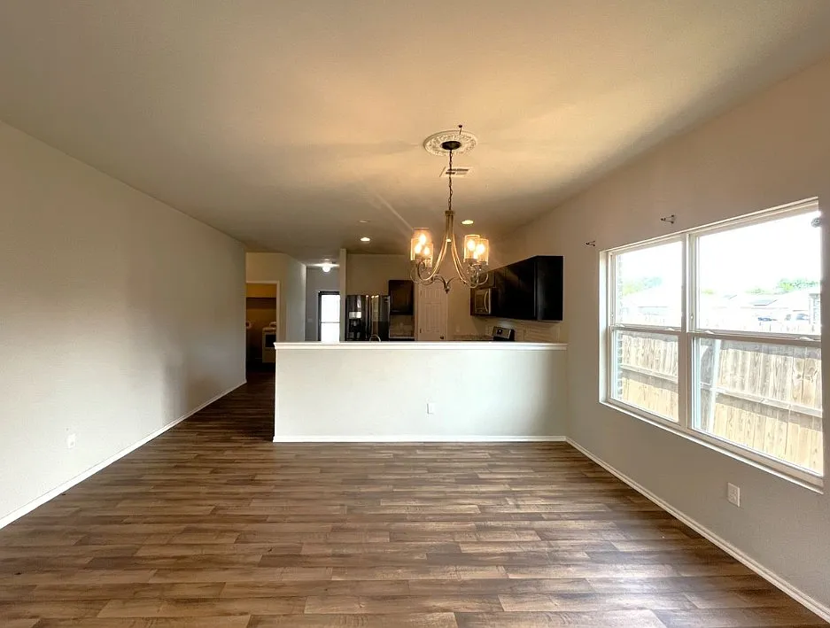 4 bed, 1756 sqft, $1,850 — Photo 2
