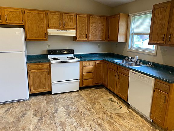 3rd image of 647 David Ln #647