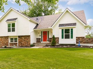 9060 W 194th Ter, Bucyrus, KS 66013