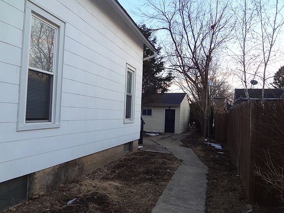 3rd image of 835 Oak St