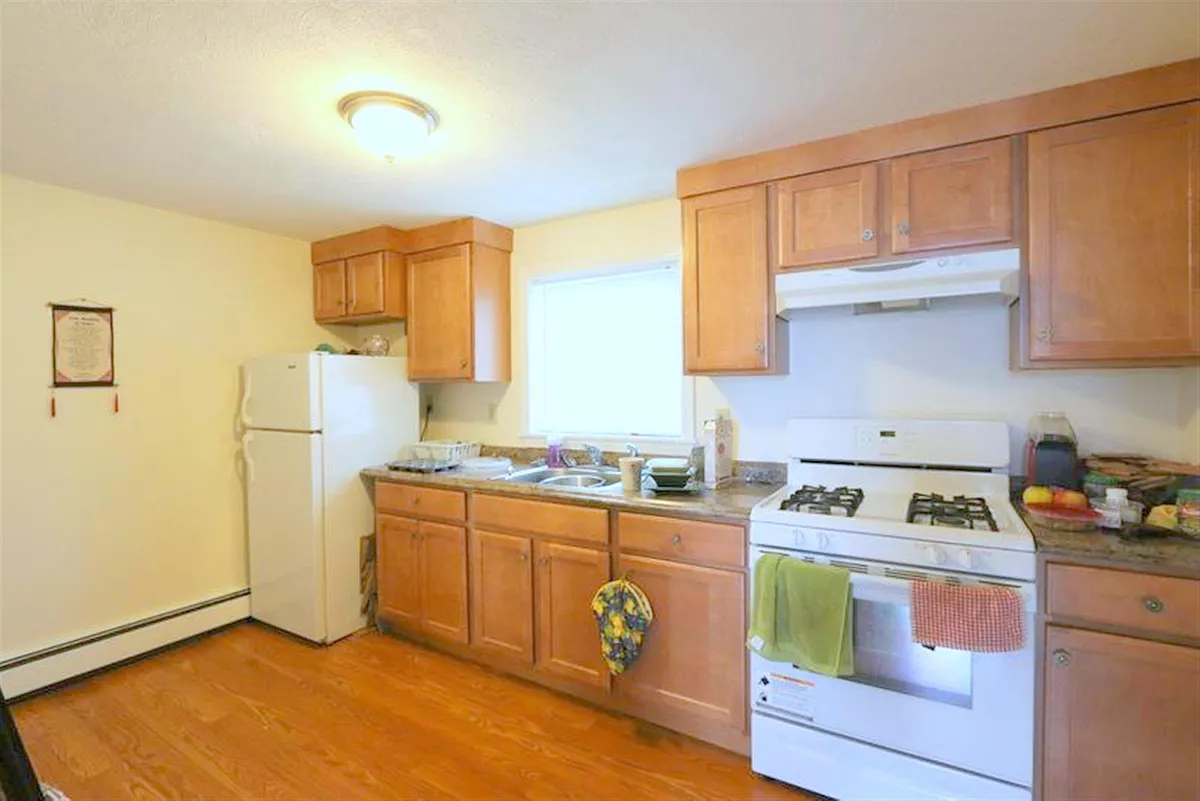 Building Photo - 128 Pine St #3