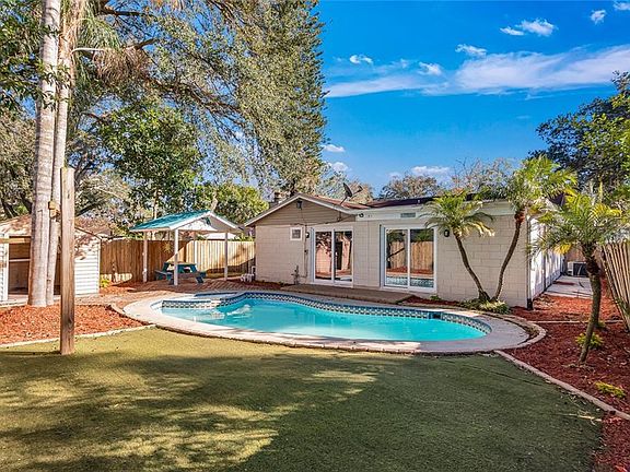 4th image of 3219 Saddlebrook Ave