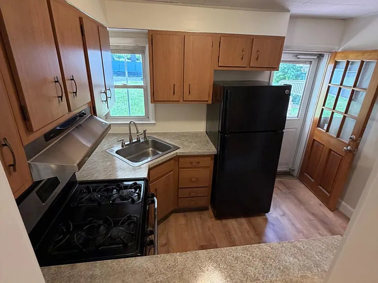 1629 Lincoln Ave #1 — Photo 5