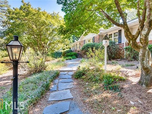 2nd image of 2523 Echo Dr
