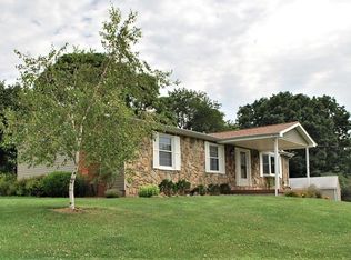 233 Glendale Rd, Beaver Falls, PA 15010