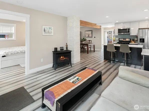 6271 Ellis Avenue S, Seattle, WA 98108