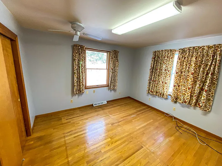 10910 Harford Rd — Photo 23
