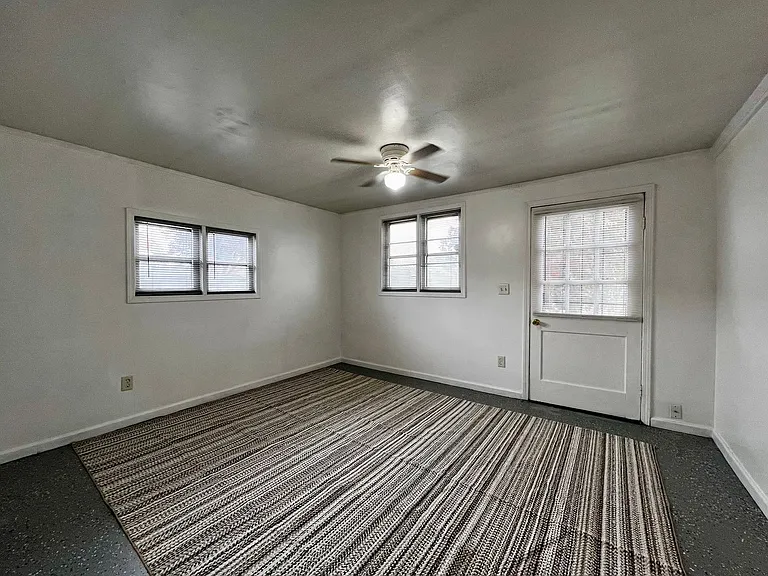 1003 S 8th St — Photo 11