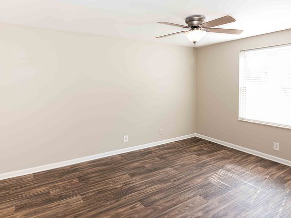 4th image of 2850 Middle Tennessee Blvd APT B12