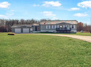 20589 Clover Rd, Clearbrook, MN 56634
