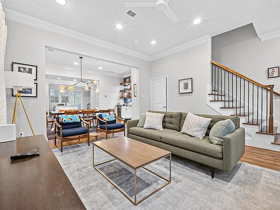 5th image of 830 W 17th St #A