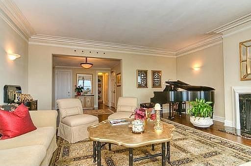 5th image of 3920 N Lake Shore Dr APT 6S