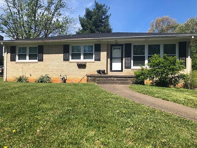1st image of 115 Woods Dr #201