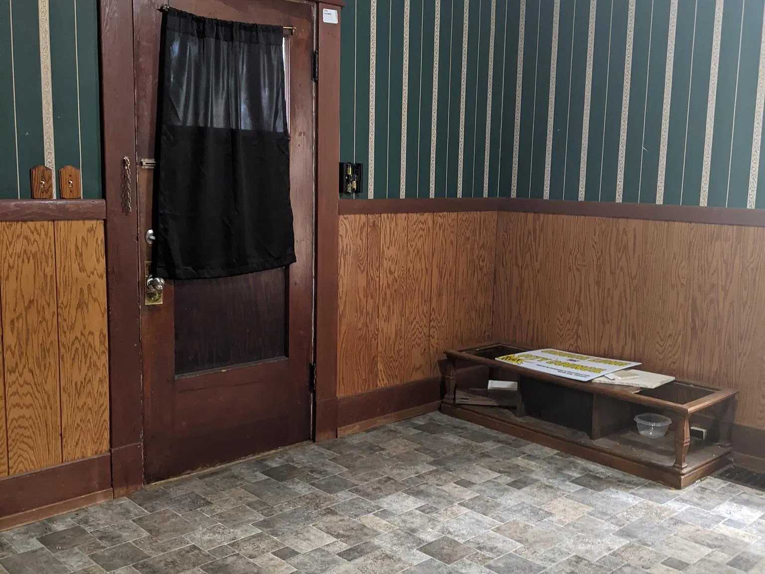 5 bed, $1,275 — Photo 2