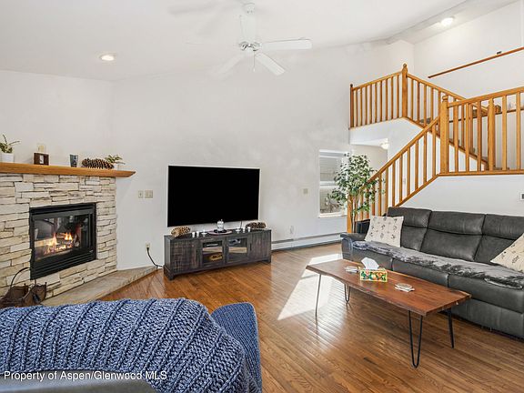 4th image of 2544 Woodberry Dr