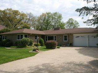 4209 Old Colony Rd, Kalamazoo, MI 49008