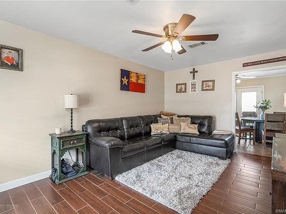5th image of 1629 Bellaire Blvd