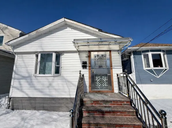 124-17 6th Avenue, College Point, NY 11356