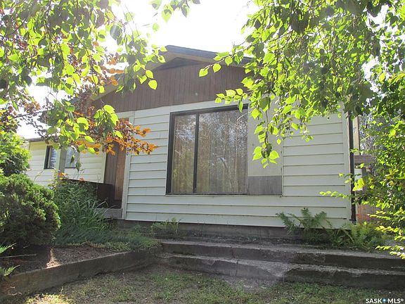 3rd image of 800 9th AVENUE W