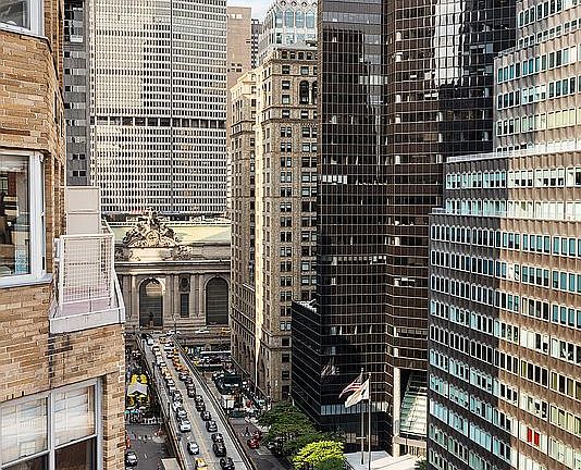 5th image of 80 Park Ave APT 19N