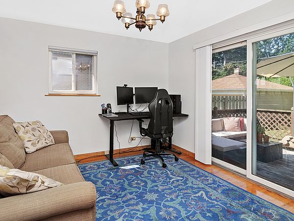 3rd image of 8826 Oak Park Ave