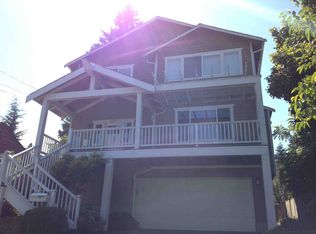 8917 15th Ave NE, Seattle, WA 98115