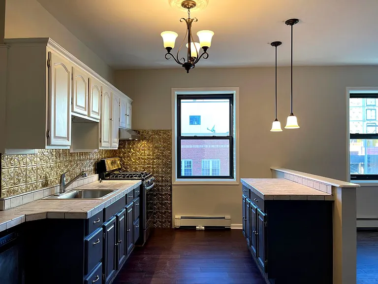 350 Irving Ave #3F — Photo 4