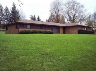 8850 W Midland Dr, Greendale, WI 53129