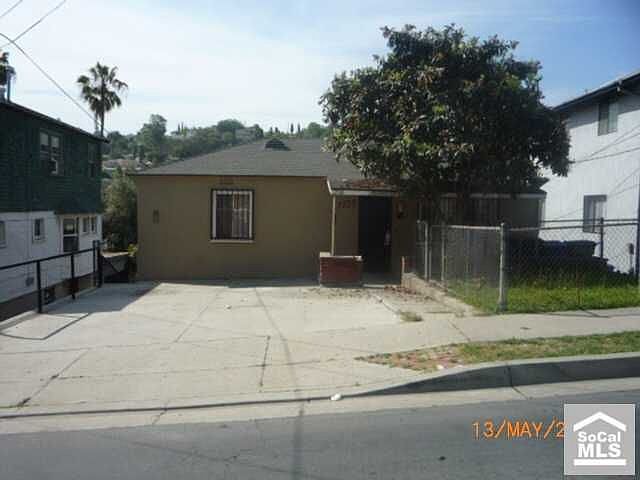 1st image of 3728 Whiteside St
